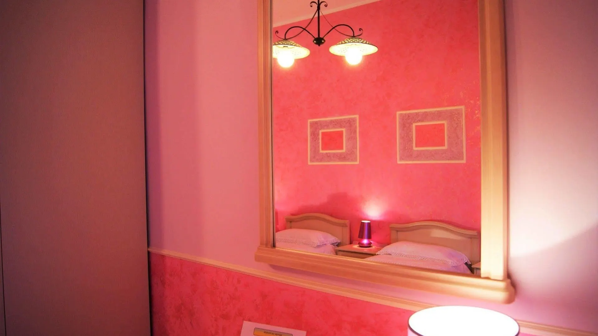 Maison 37, Exclusive Use Apartment For 5-6 People, 3 Bedrooms Палермо